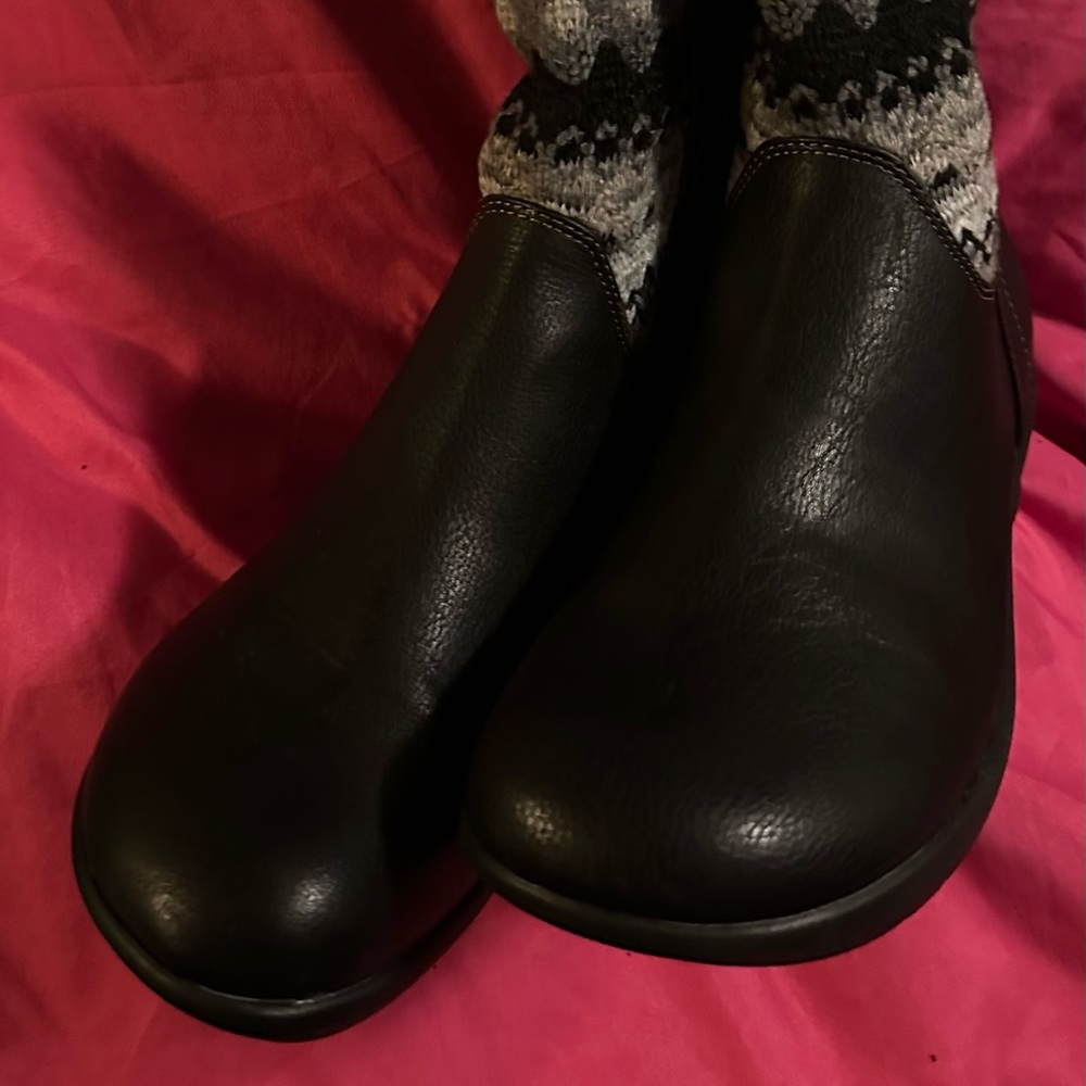 Soft Spot Boots Gray/Black/White side zip
